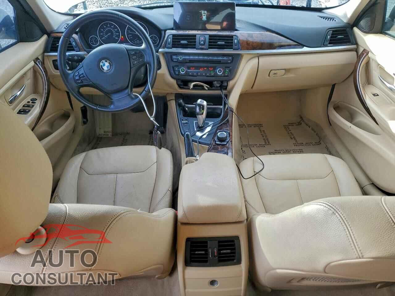 BMW 3 SERIES 2013 - WBA3C3C54DF981043