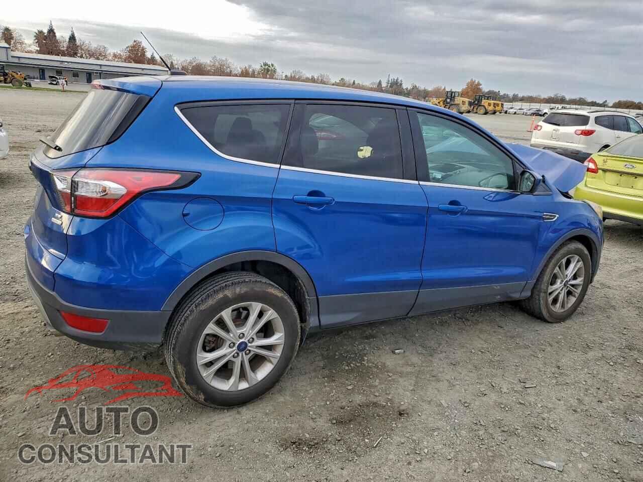 FORD ESCAPE 2017 - 1FMCU0G9XHUC53624