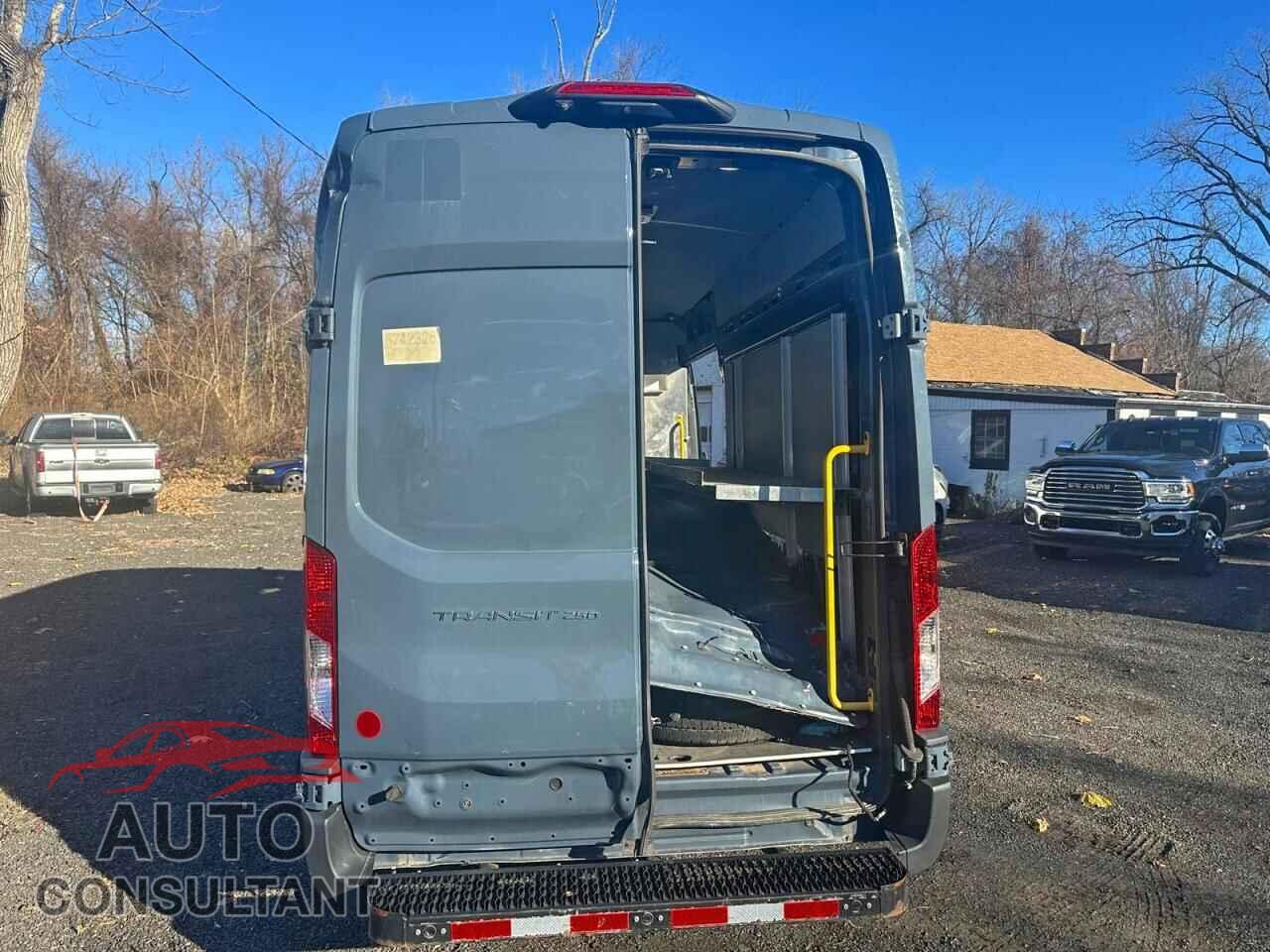 FORD TRANSIT 2020 - 1FTBR3X80LKB28310