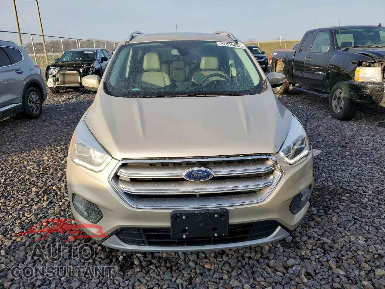 FORD ESCAPE 2017 - 1FMCU0J94HUC13502