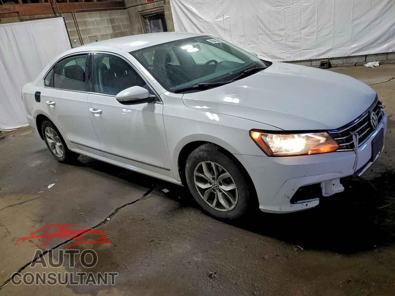 VOLKSWAGEN PASSAT 2017 - 1VWAT7A37HC053198