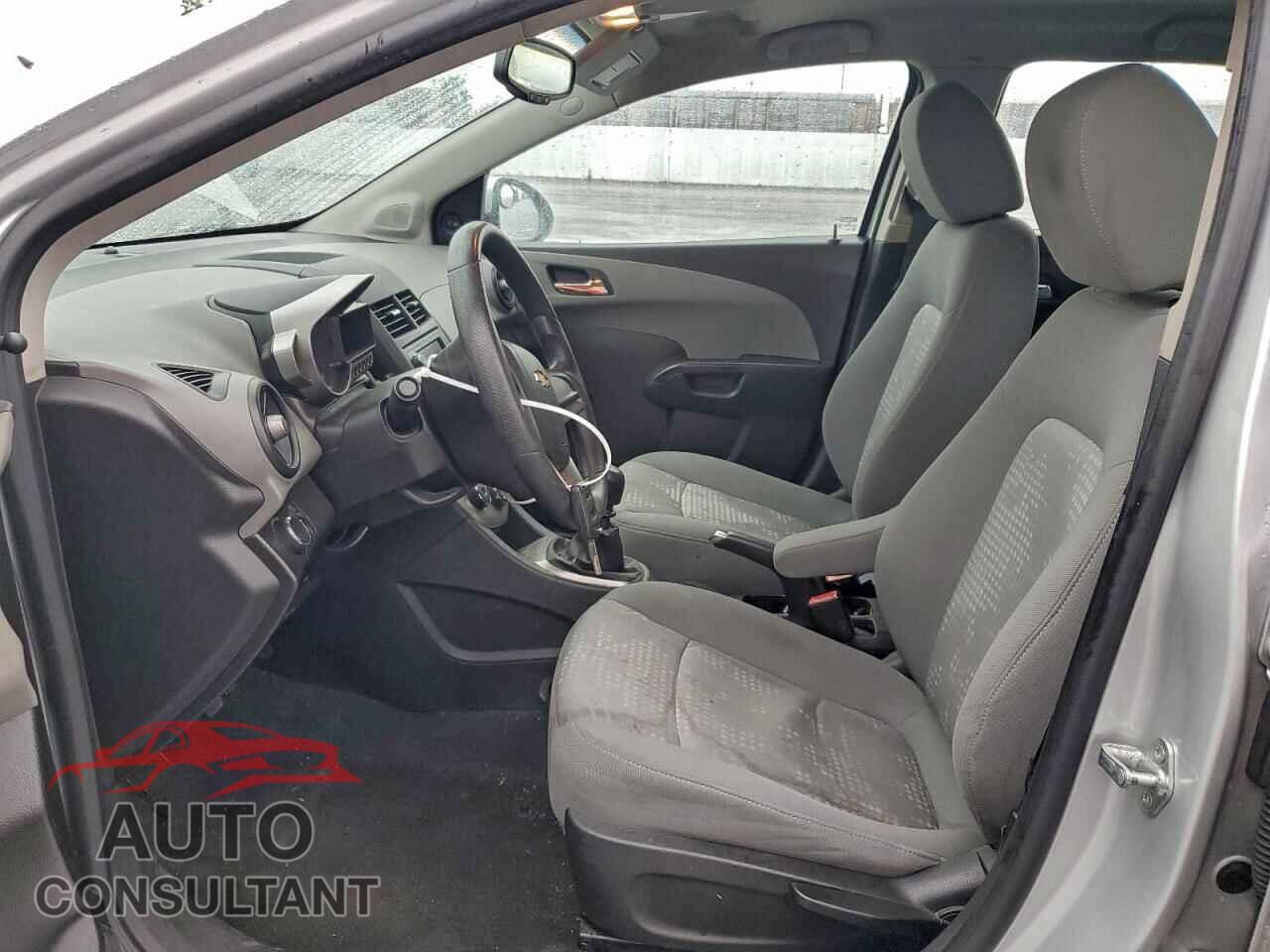 CHEVROLET SONIC 2012 - 1G1JB6SH6C4170132