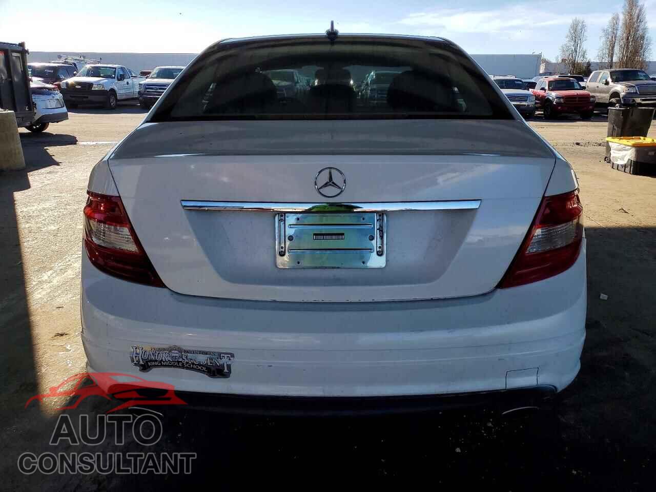 MERCEDES-BENZ C-CLASS 2011 - WDDGF5EB8BR177467