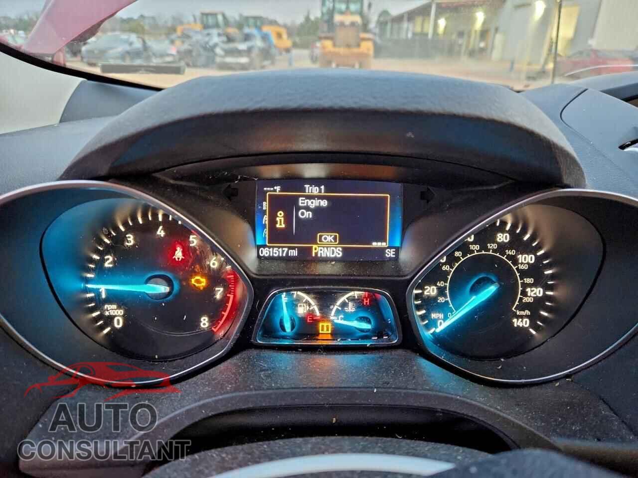 FORD ESCAPE 2017 - 1FMCU0GD5HUF01931