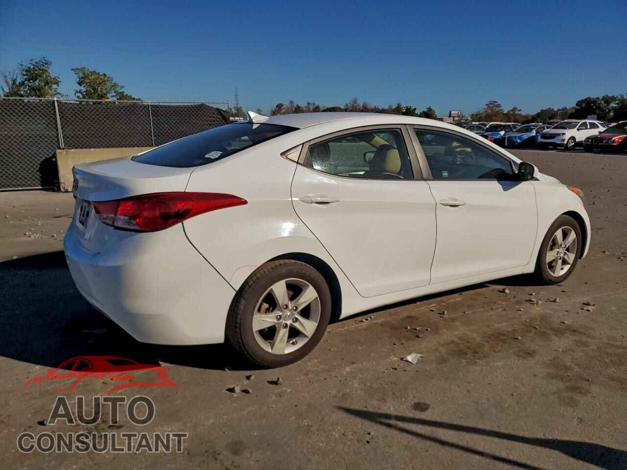HYUNDAI ELANTRA 2012 - 5NPDH4AE7CH088192