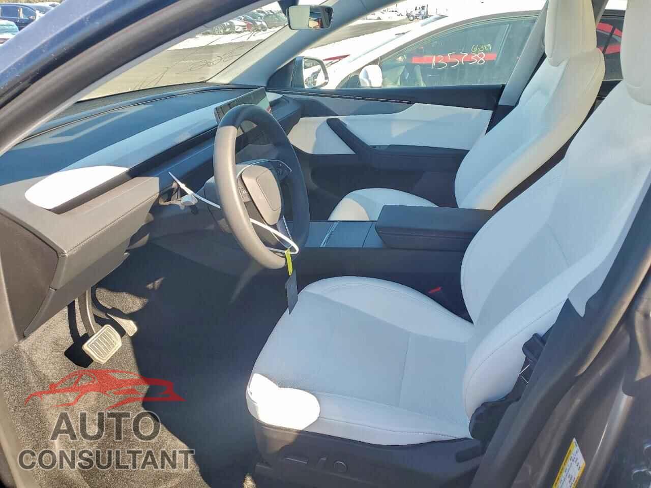 TESLA MODEL Y 2026 - 7SAYGDEDXTF415532