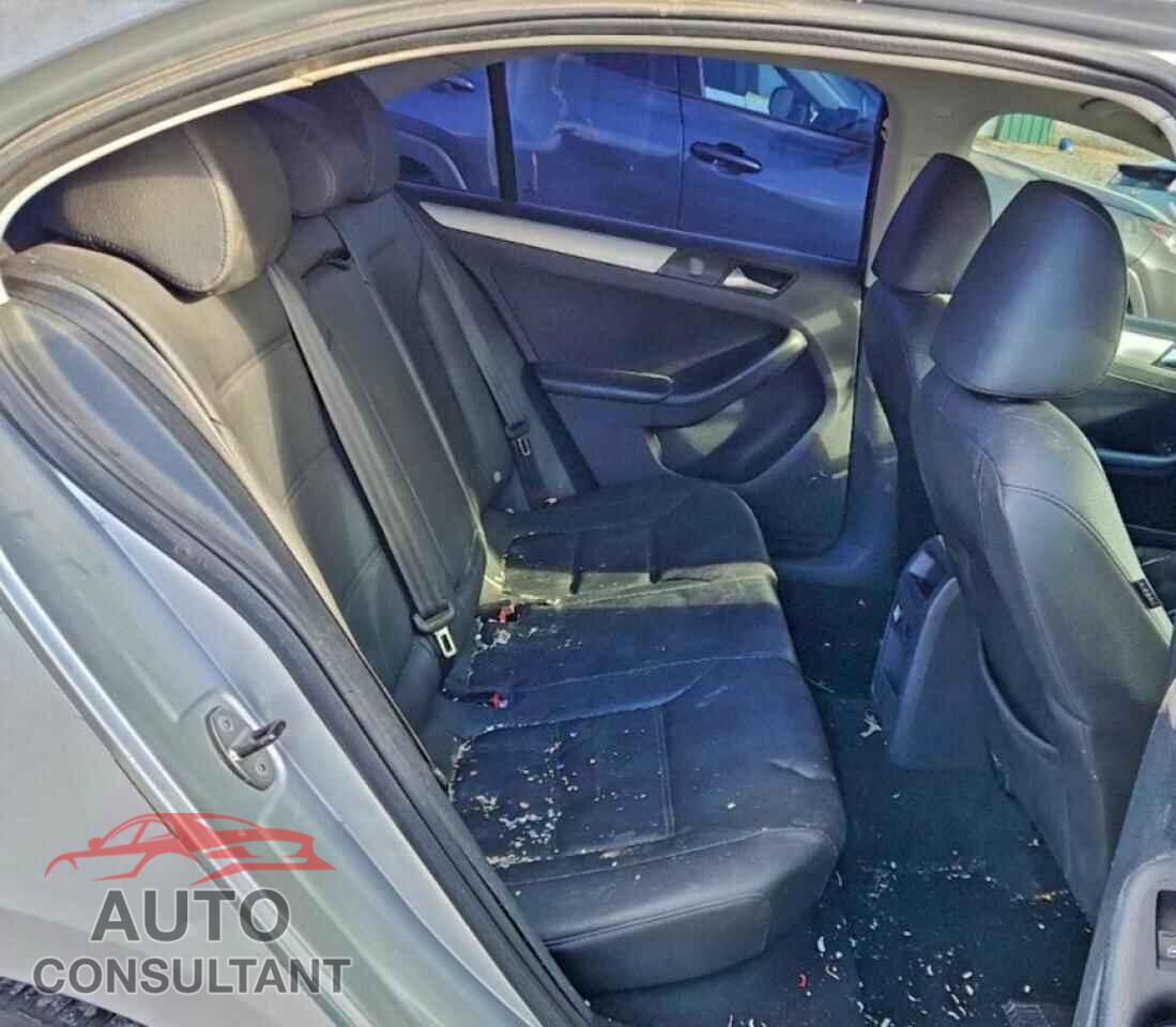 VOLKSWAGEN JETTA 2012 - 3VW3L7AJ2CM011617