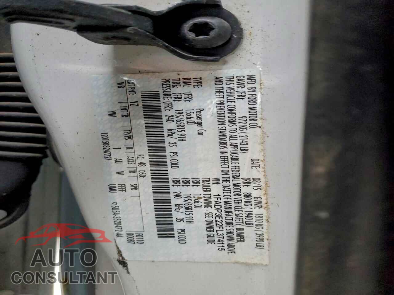 FORD FOCUS 2015 - 1FADP3E22FL374115