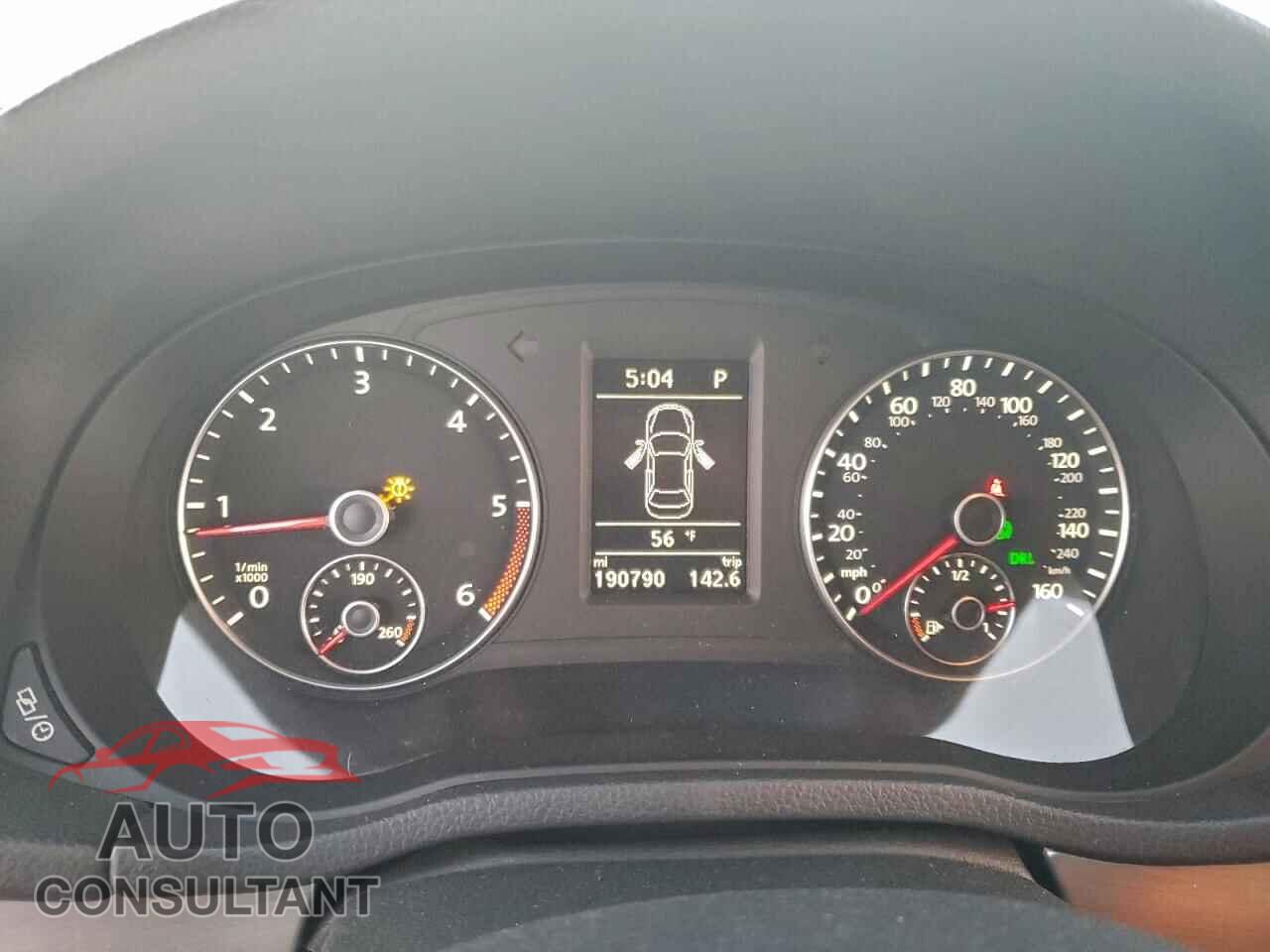 VOLKSWAGEN PASSAT 2015 - 1VWBV7A38FC045543