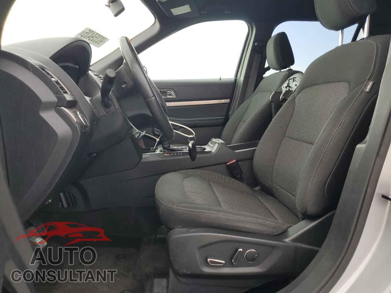 FORD EXPLORER 2018 - 1FM5K7D86JGA10979