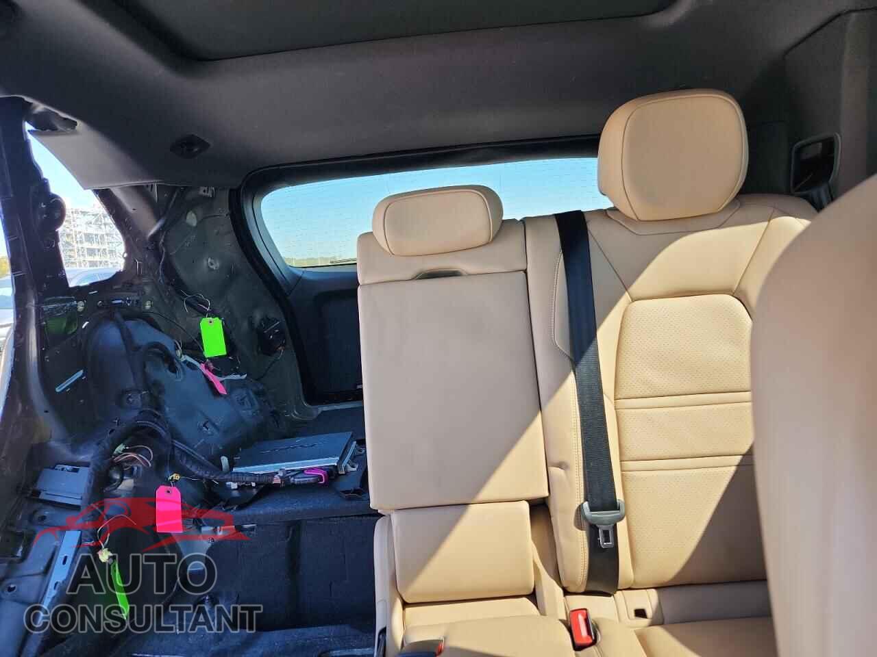 PORSCHE CAYENNE 2019 - WP1AB2AY0KDA62135