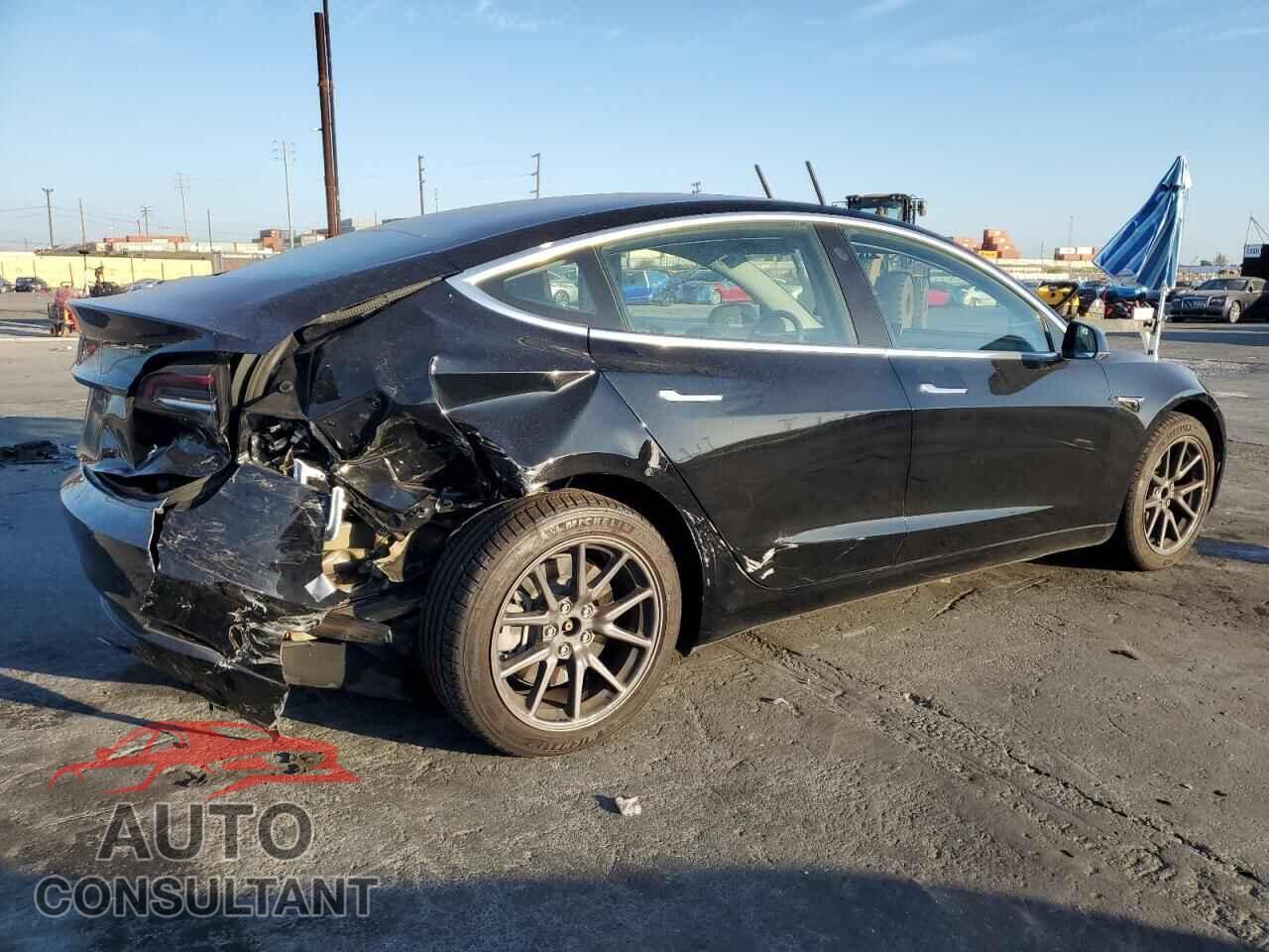 TESLA MODEL 3 2019 - 5YJ3E1EA4KF305558