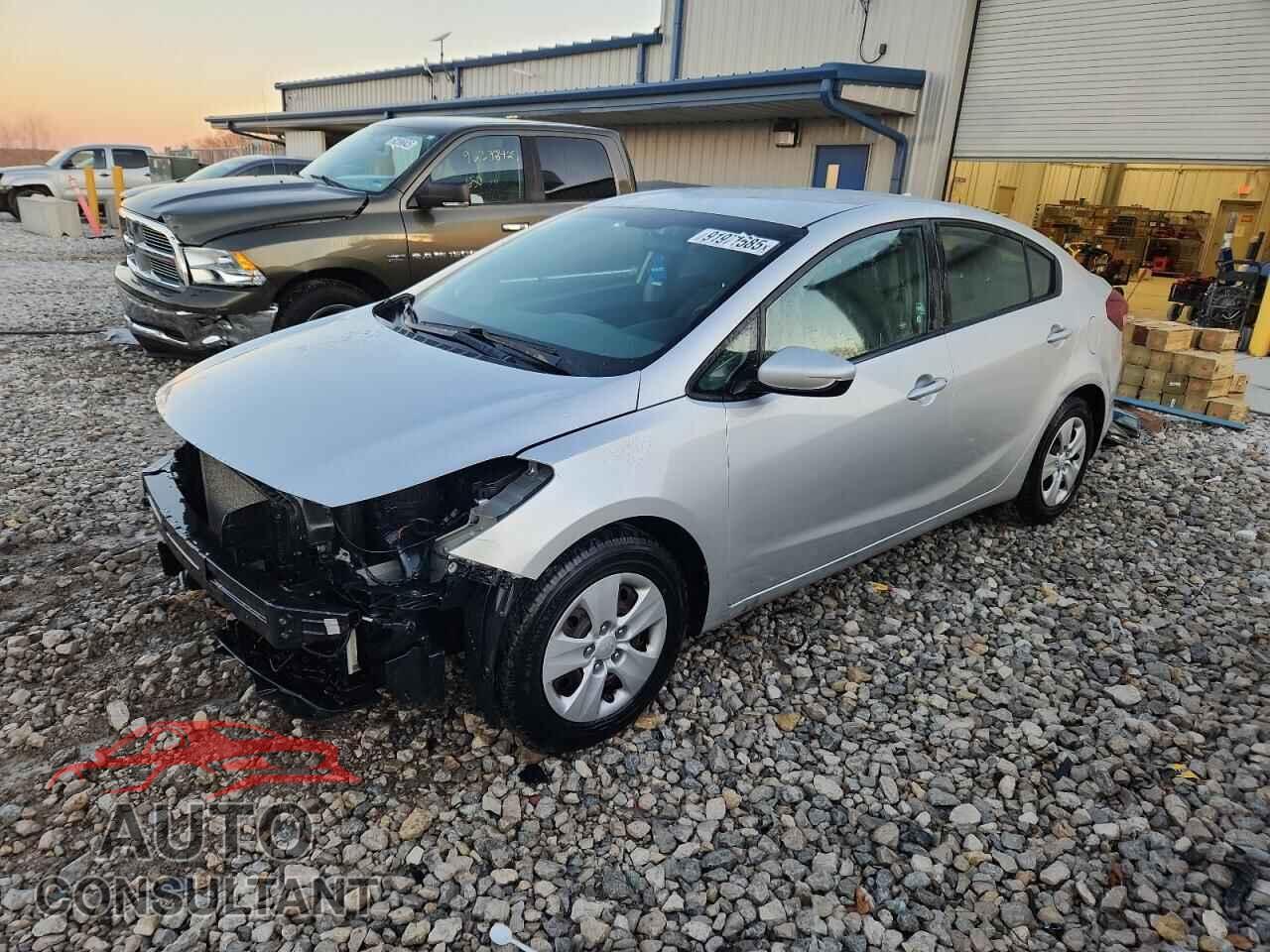 KIA FORTE 2017 - 3KPFL4A74HE012580