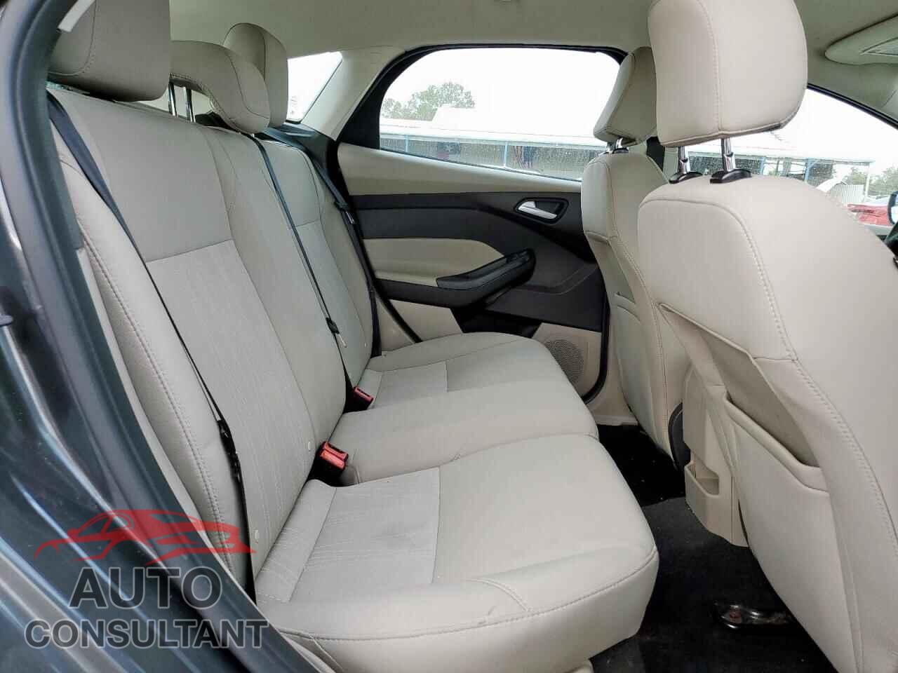 FORD FOCUS 2017 - 1FADP3K29HL259745