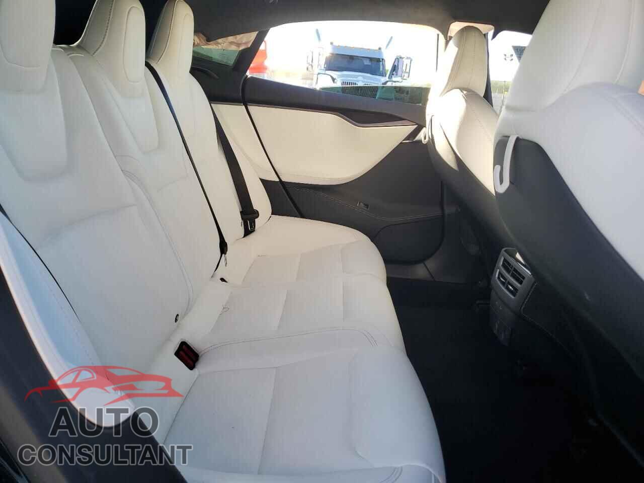 TESLA MODEL S 2021 - 5YJSA1E24MF427162