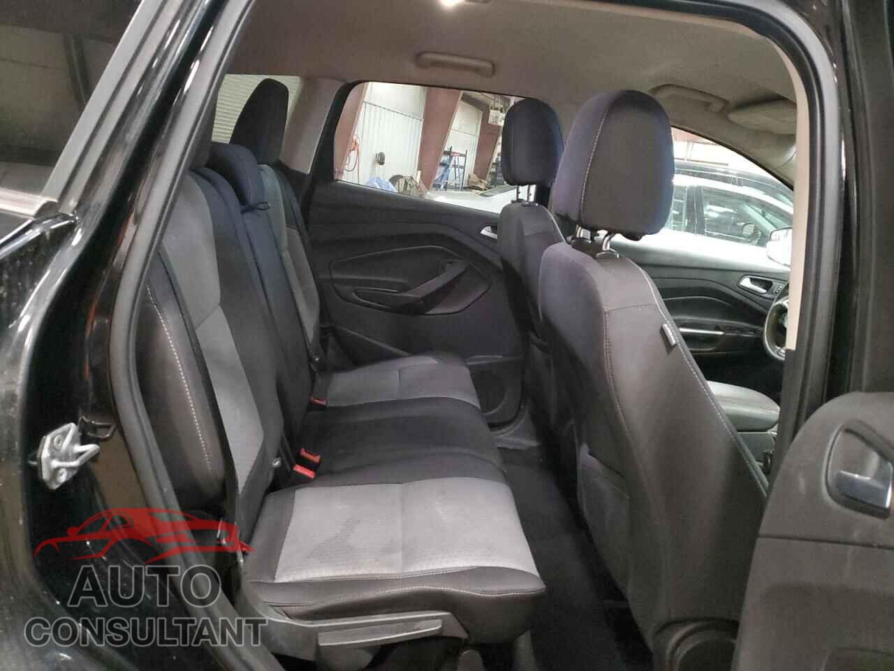 FORD ESCAPE 2017 - 1FMCU9GD8HUB61761