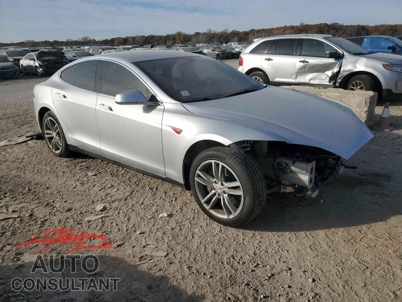 TESLA MODEL S 2013 - 5YJSA1CG9DFP23079