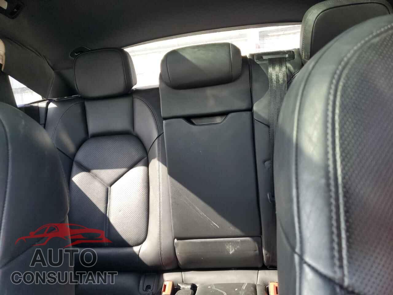 PORSCHE MACAN 2018 - WP1AA2A51JLB07337
