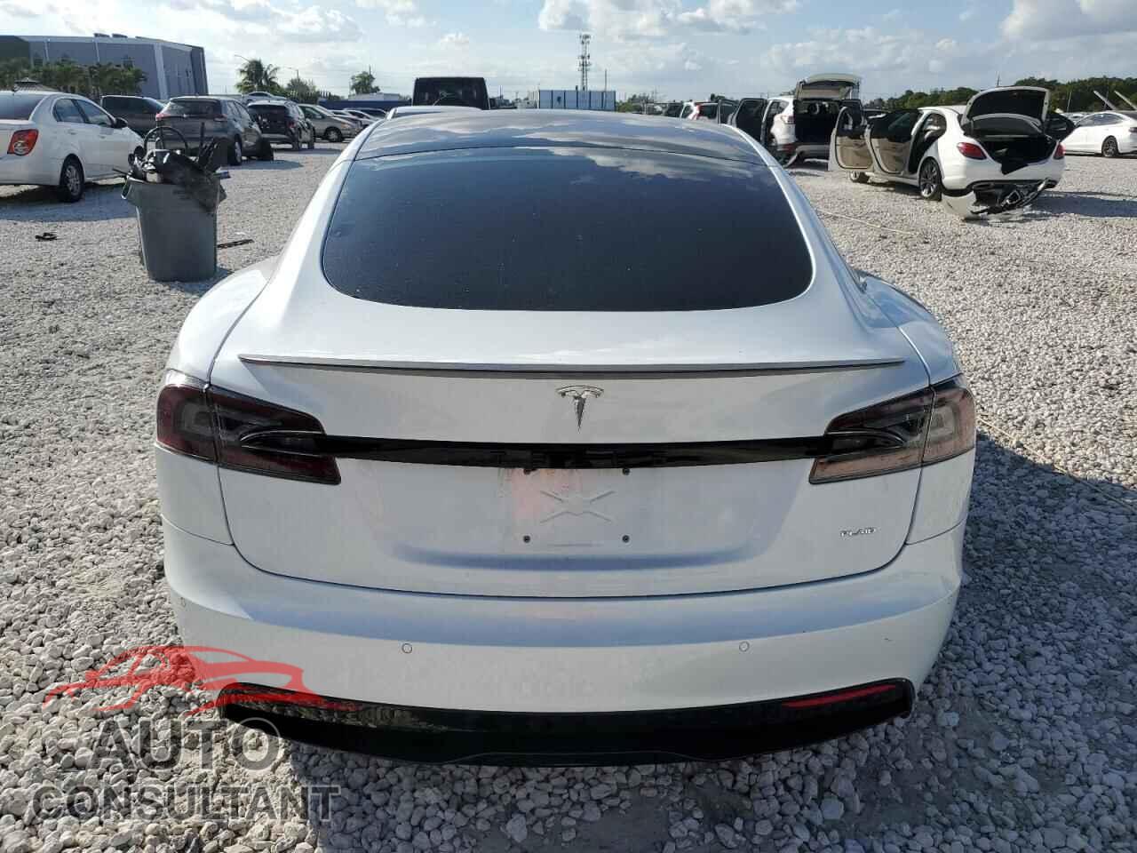 TESLA MODEL S 2022 - 5YJSA1E69NF460159