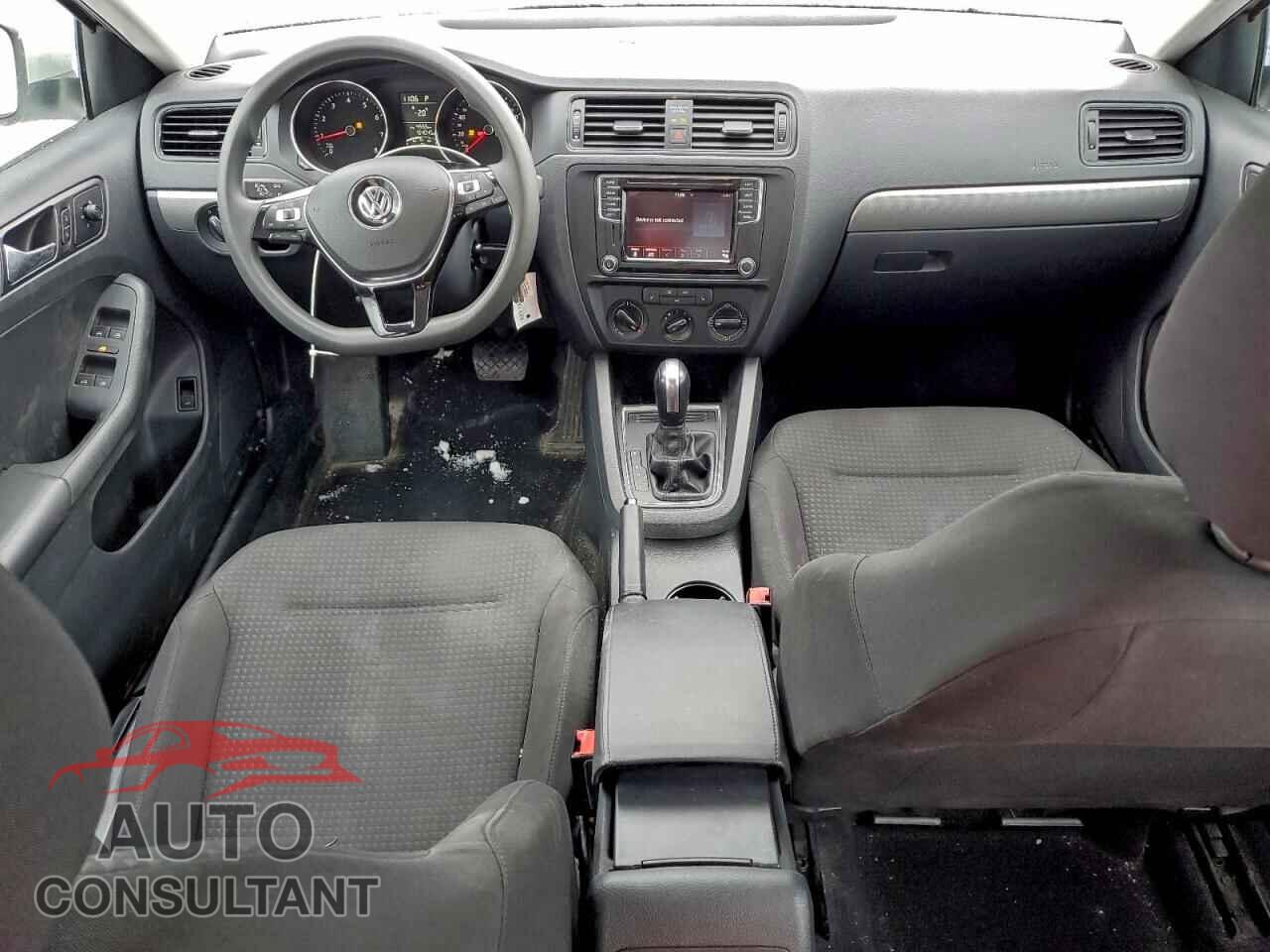 VOLKSWAGEN JETTA 2017 - 3VW2B7AJ0HM218657