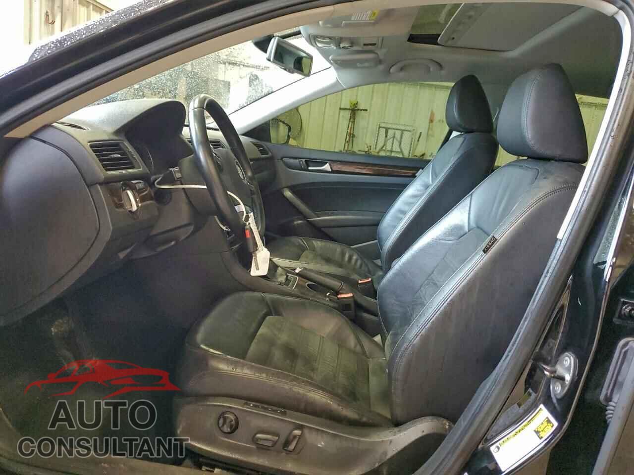 VOLKSWAGEN PASSAT 2014 - 1VWCS7A33EC093317