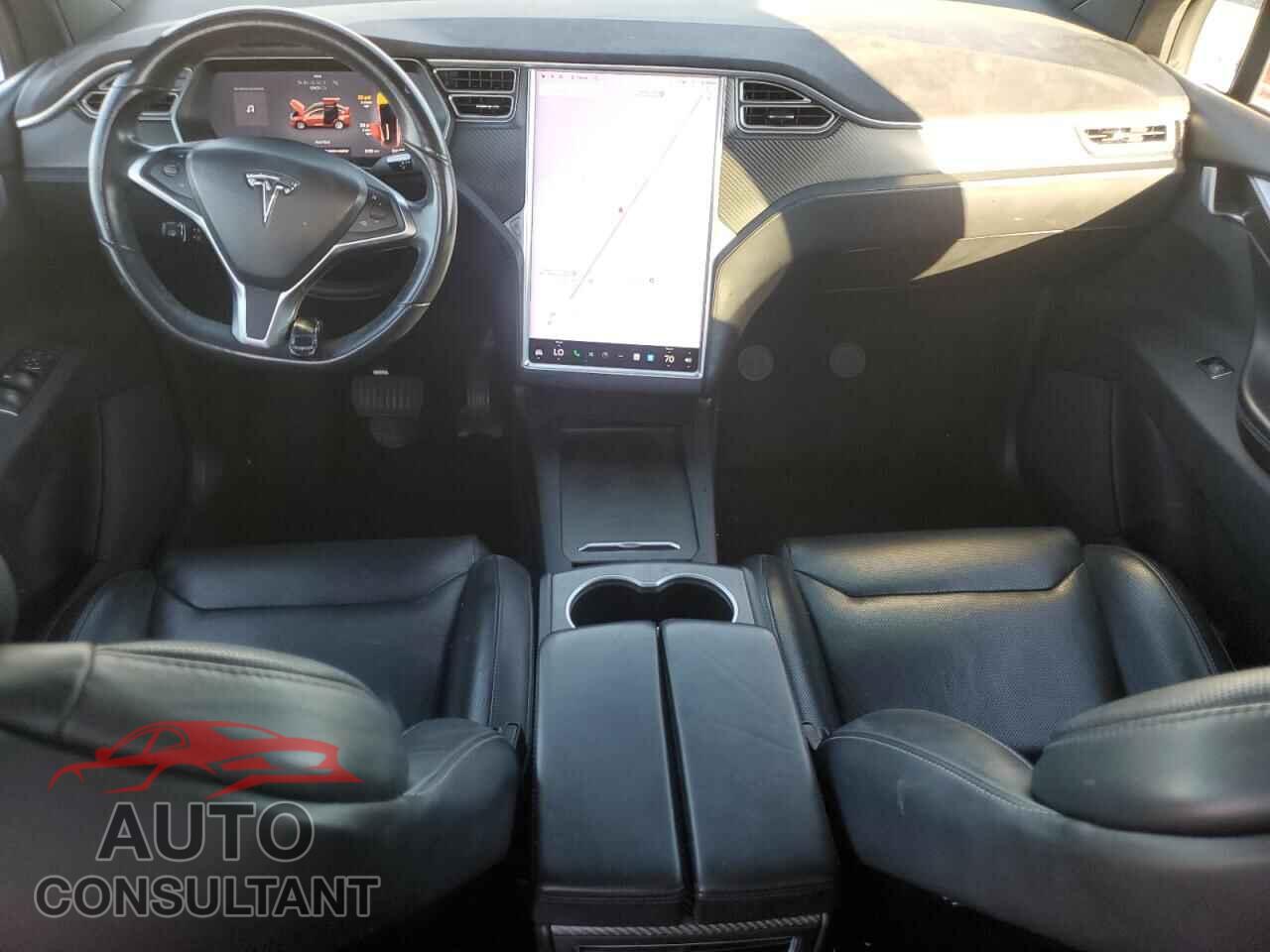 TESLA MODEL X 2016 - 5YJXCBE21GF006221