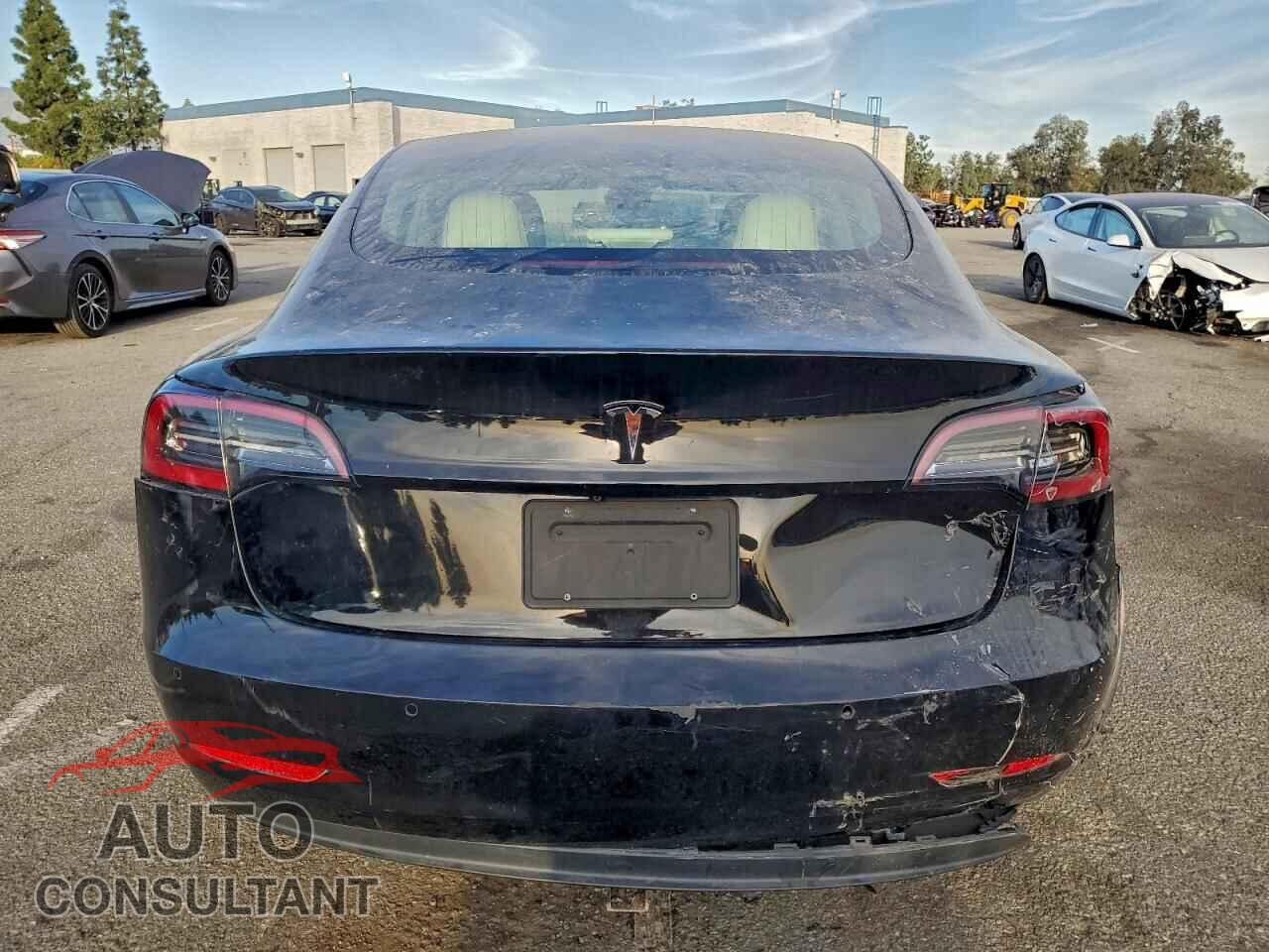 TESLA MODEL 3 2019 - 5YJ3E1EA6KF402759