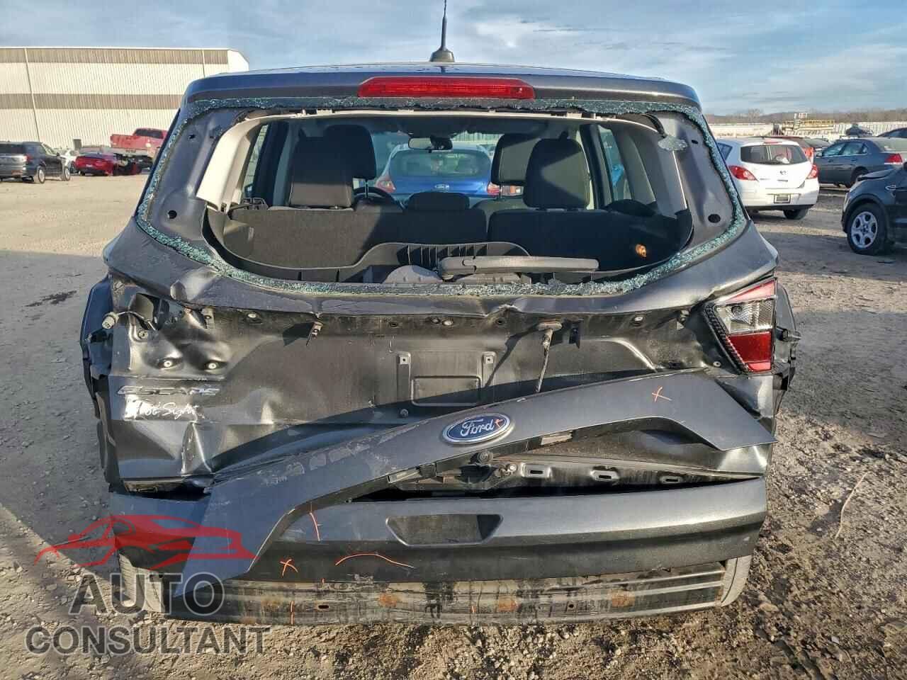 FORD ESCAPE 2017 - 1FMCU0F76HUB79909