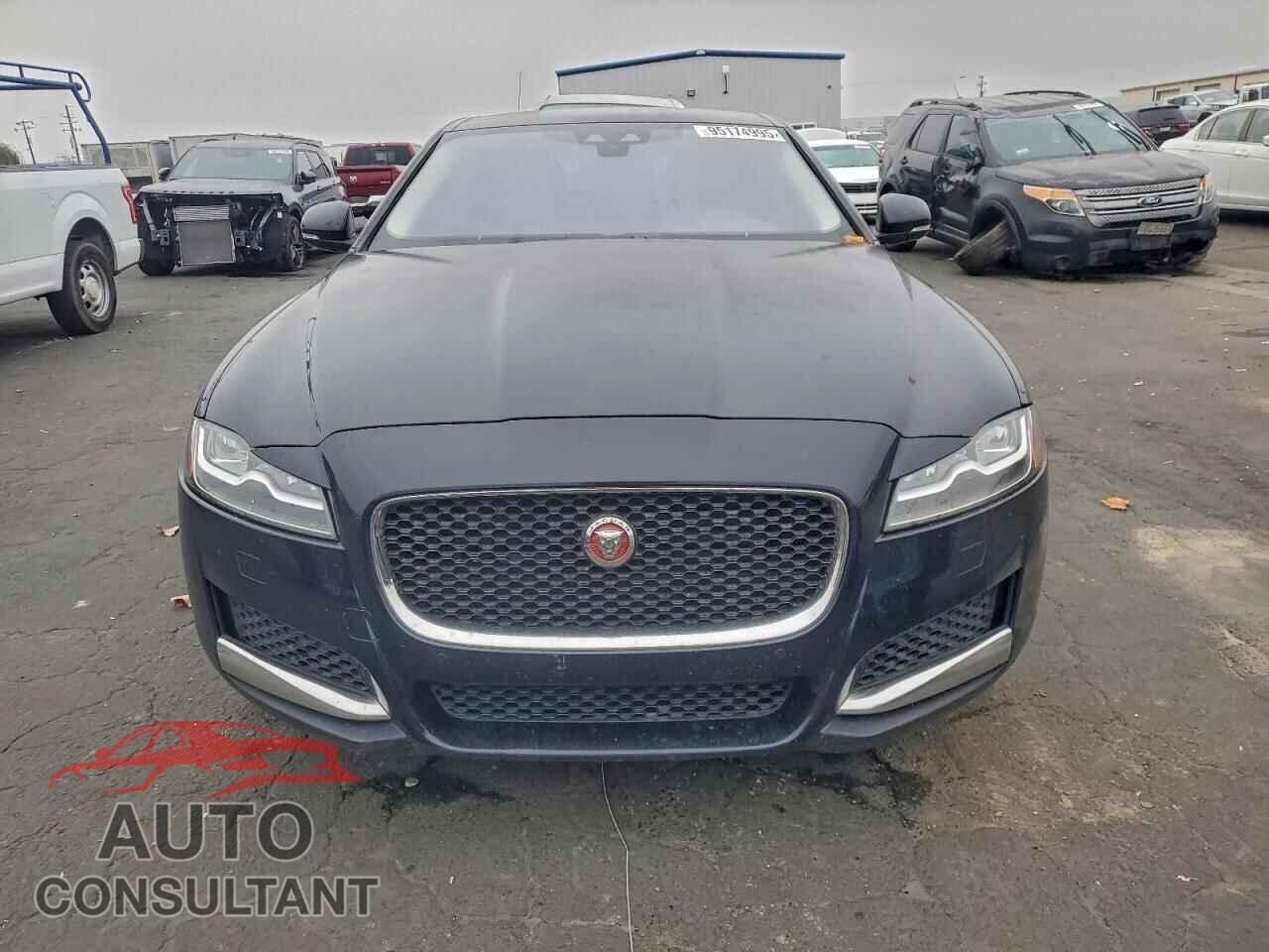 JAGUAR XF 2017 - SAJBE4BVXHCY45086