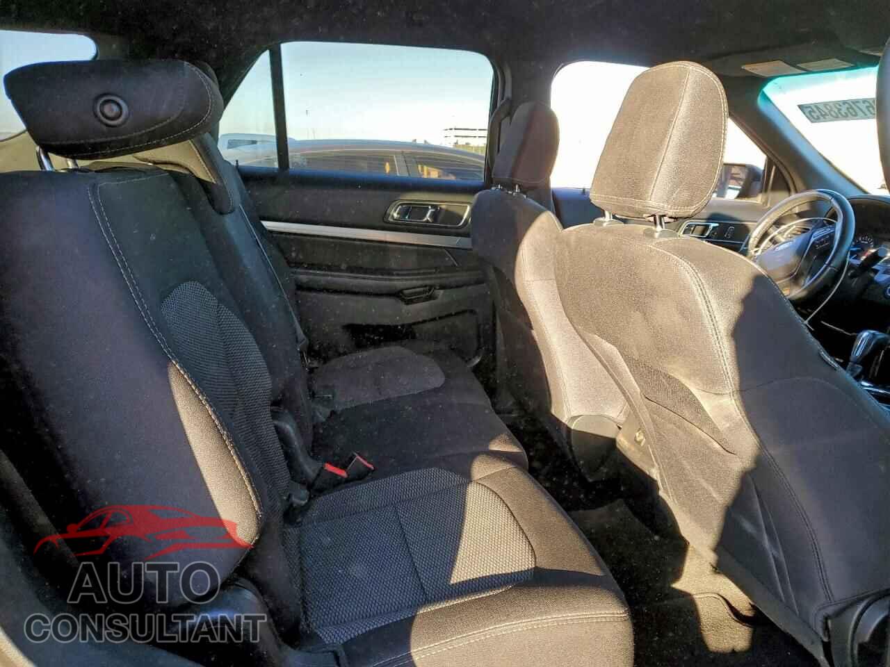 FORD EXPLORER 2018 - 1FM5K7D80JGB79511