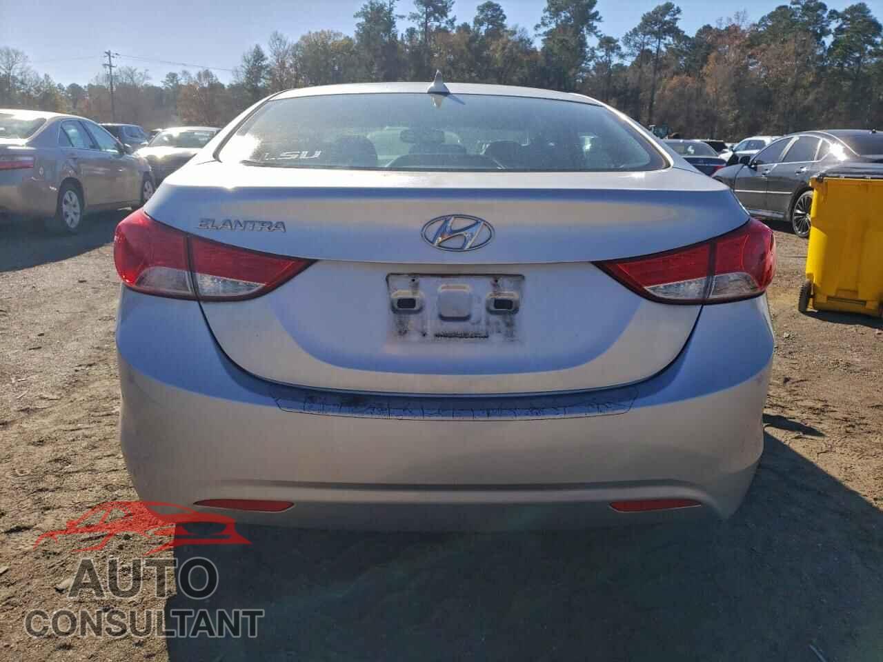 HYUNDAI ELANTRA 2013 - 5NPDH4AE8DH242524