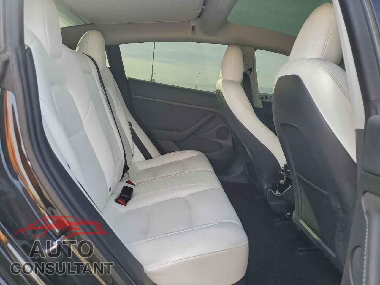TESLA MODEL 3 2023 - 5YJ3E1EA1PF696563