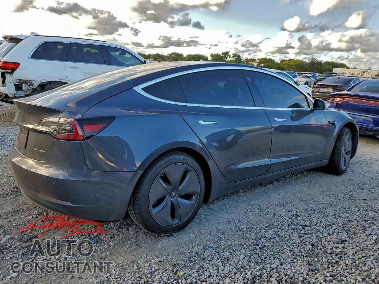 TESLA MODEL 3 2020 - 5YJ3E1EBXLF790332