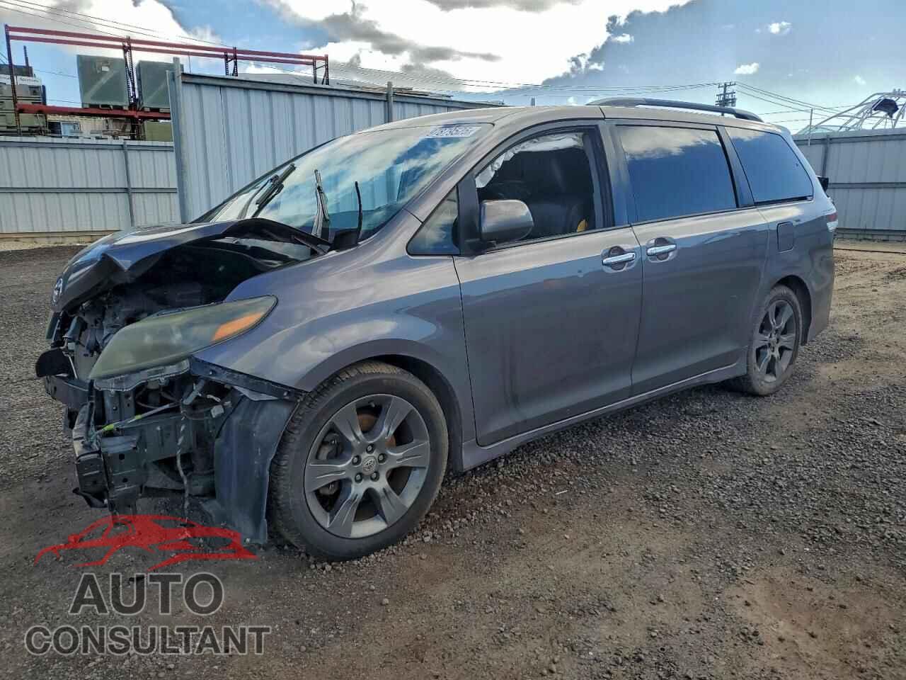 TOYOTA SIENNA 2015 - 5TDXK3DC0FS683077