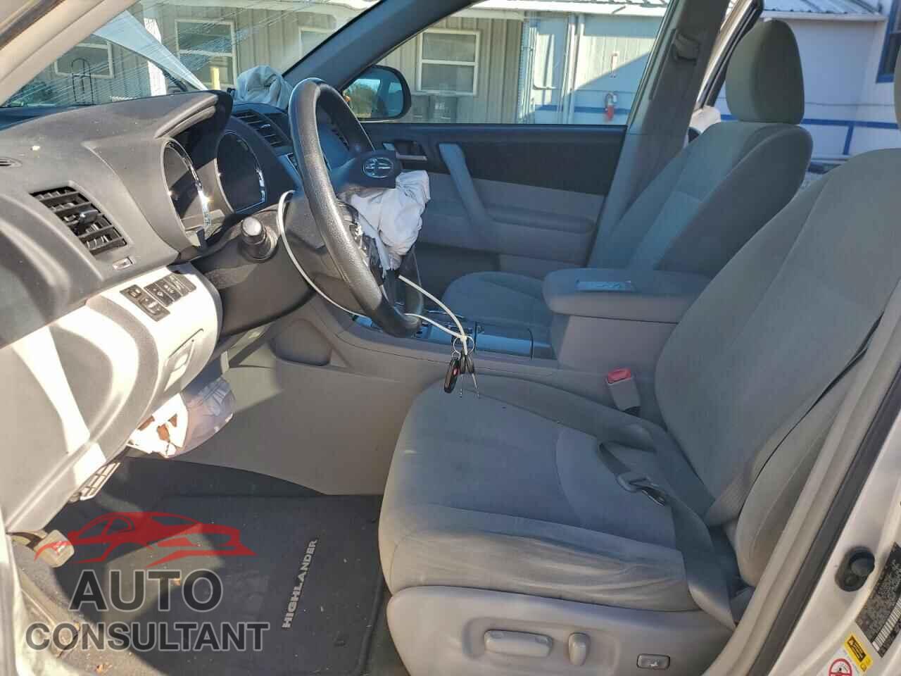 TOYOTA HIGHLANDER 2013 - 5TDBK3EH8DS243416