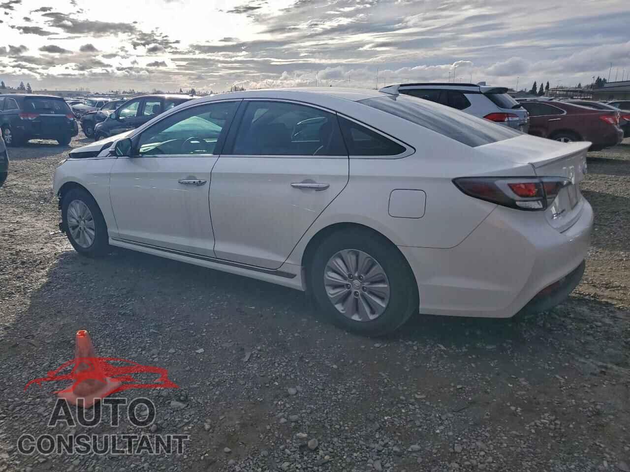 HYUNDAI SONATA 2017 - KMHE24L1XHA048604