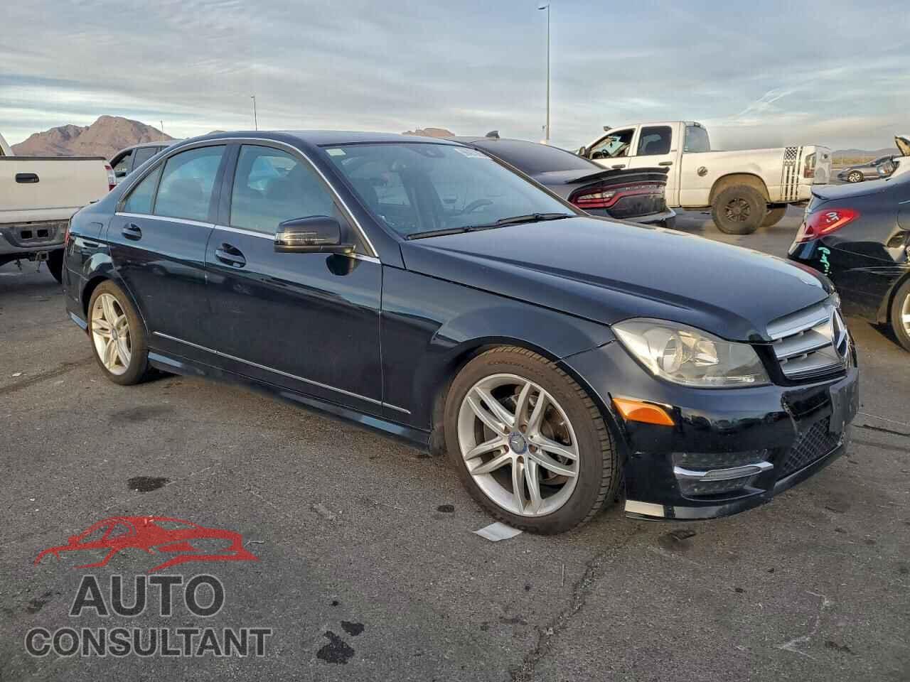 MERCEDES-BENZ C-CLASS 2013 - WDDGF4HB0DA803813