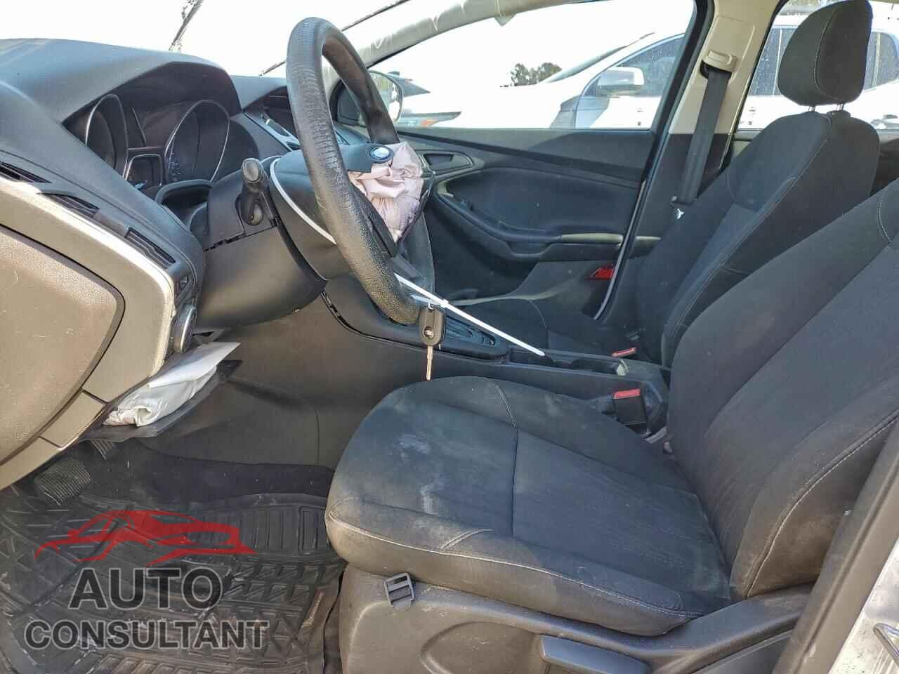 FORD FOCUS 2015 - 1FADP3E25FL339150