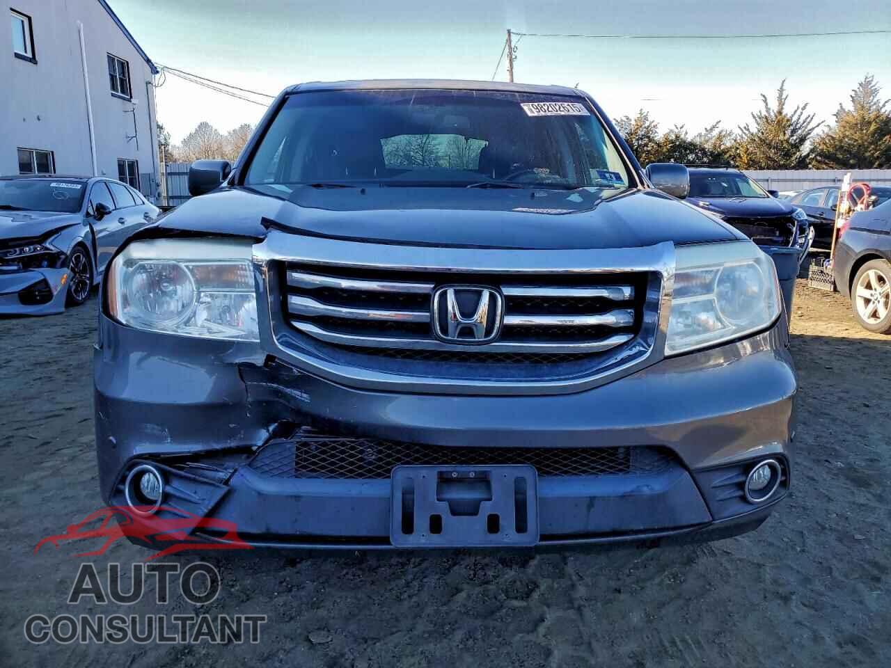 HONDA PILOT 2013 - 5FNYF4H90DB051579