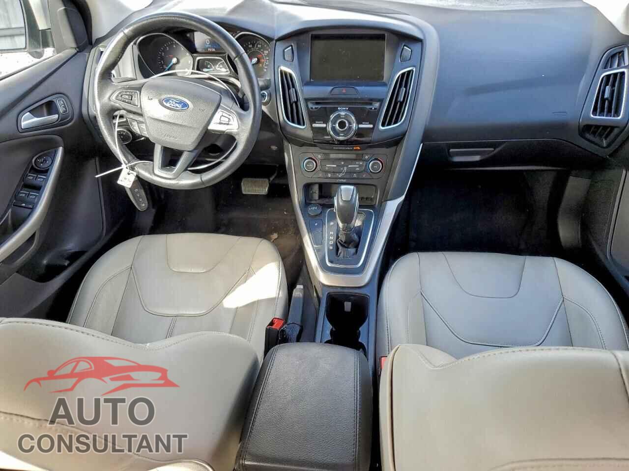 FORD FOCUS 2018 - 1FADP3J21JL294285