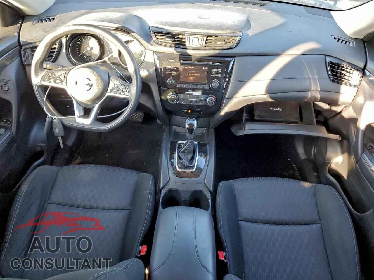 NISSAN ROGUE 2017 - KNMAT2MT1HP564481