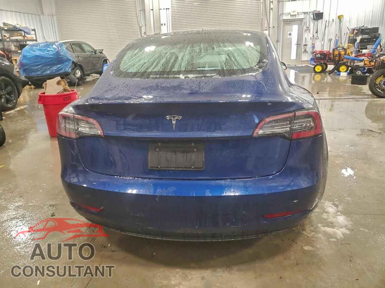TESLA MODEL 3 2022 - 5YJ3E1EA8NF315675