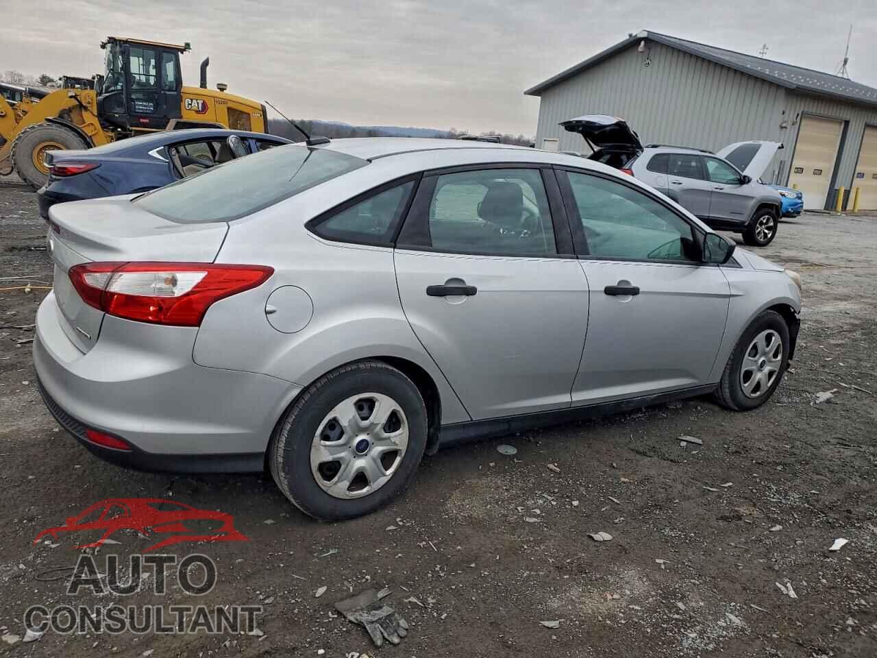 FORD FOCUS 2013 - 1FADP3E28DL166995