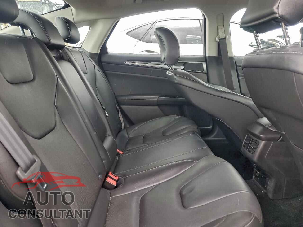 FORD FUSION 2016 - 3FA6P0SU8GR166370