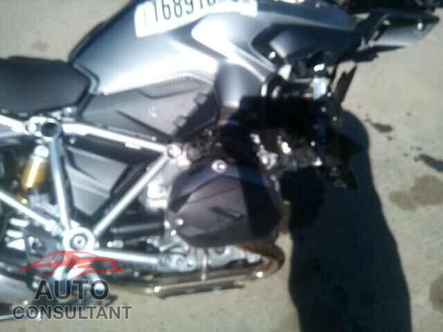 BMW MOTORCYCLE 2015 - WB10A1101FZ189020