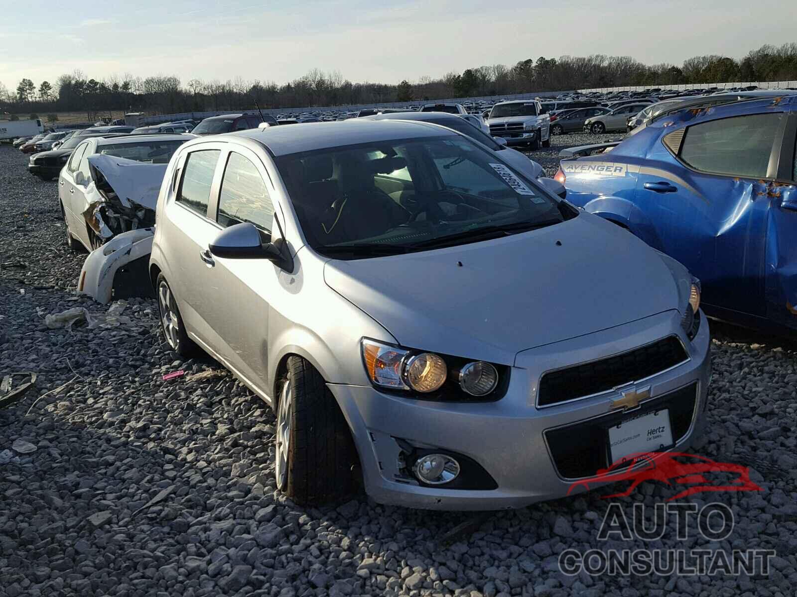 CHEVROLET SONIC 2016 - 1G1JE6SB4G4137557