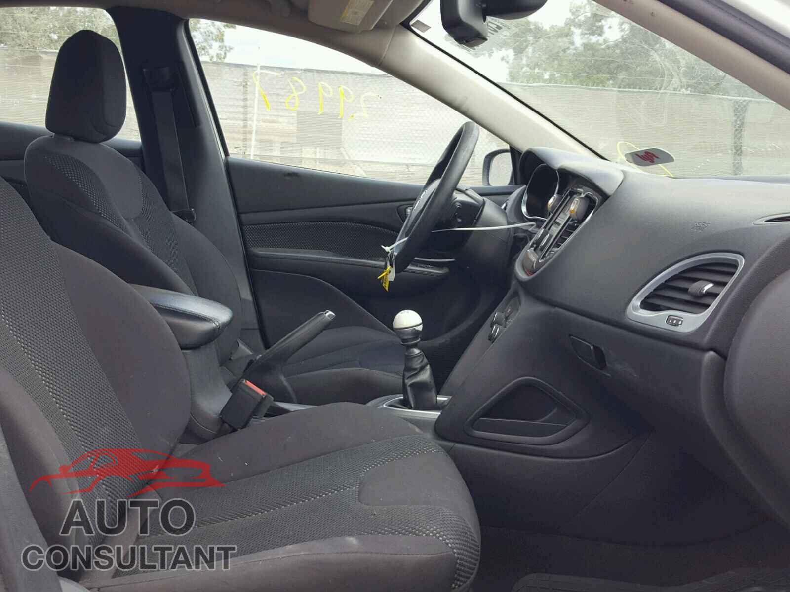 DODGE DART 2015 - 1C3CDFAA2FD181832