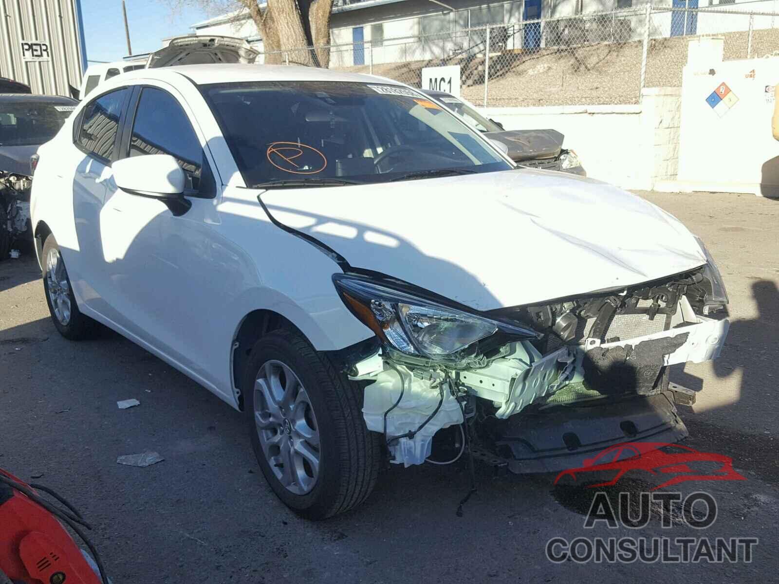 TOYOTA YARIS 2017 - 3MYDLBYV2HY186518