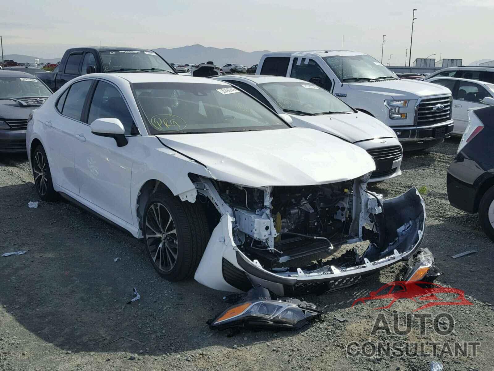 TOYOTA CAMRY 2018 - 4T1B11HKXJU572006