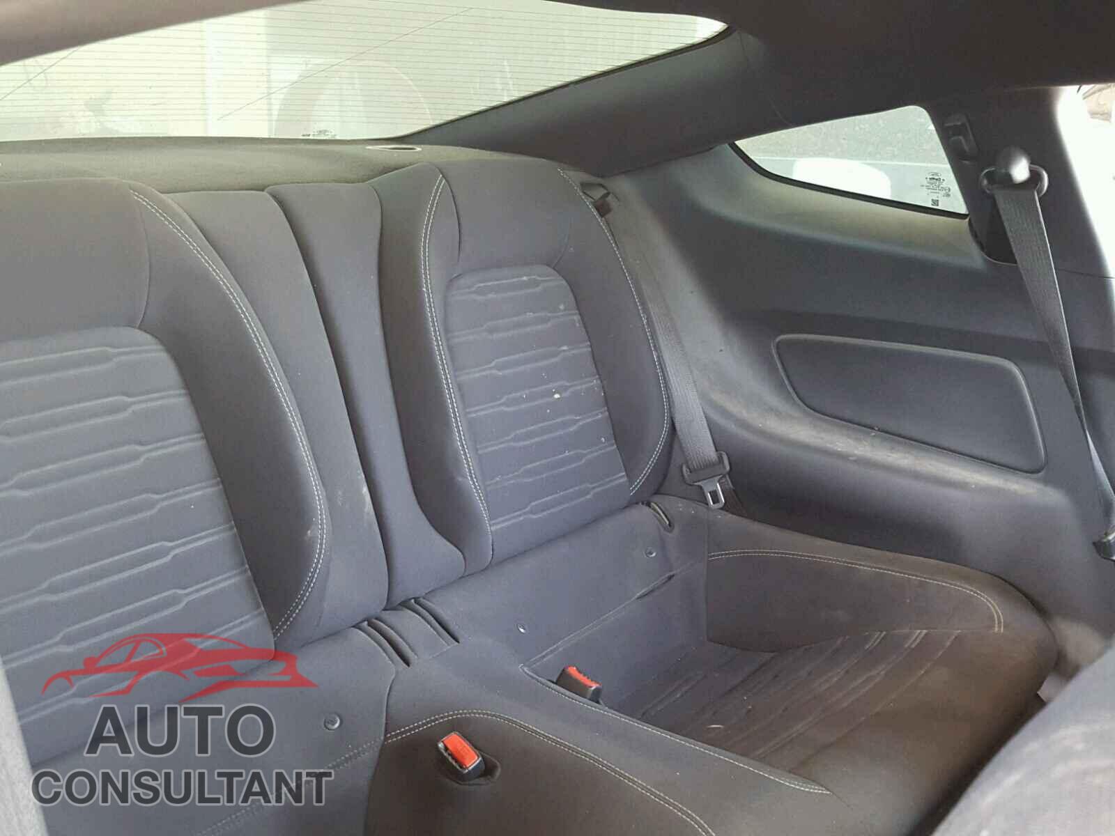 FORD MUSTANG 2017 - 5NPDH4AE5GH741933